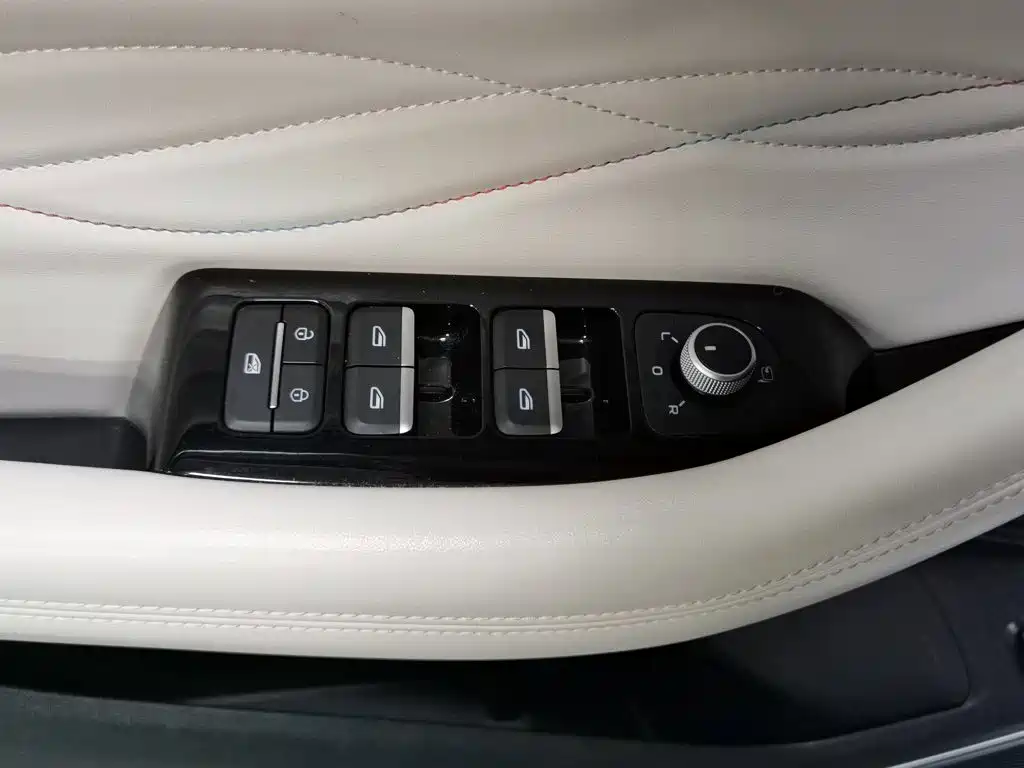 Geely Xingyue L — миниатюра 9