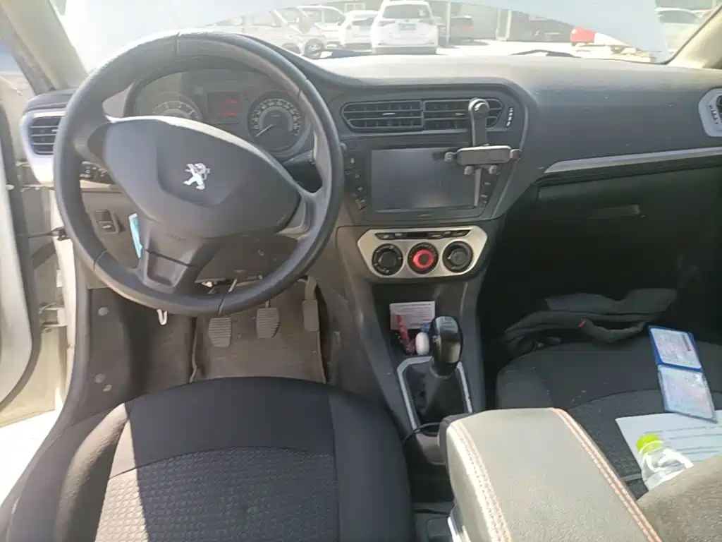 Peugeot 301 — миниатюра 10