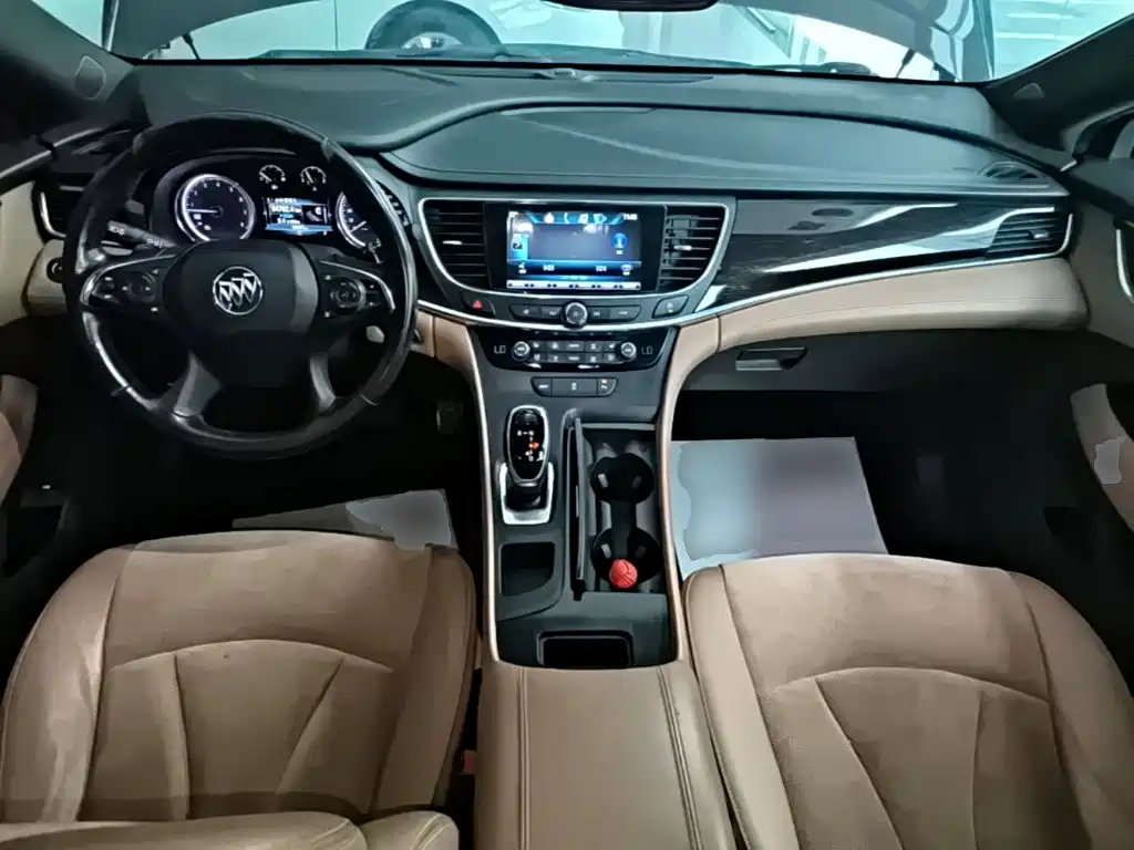 Buick LaCrosse — миниатюра 10