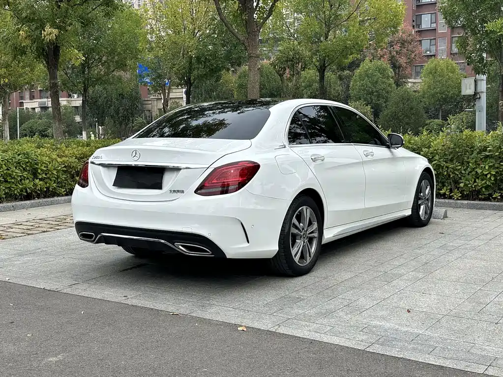 Mercedes-Benz C-Class — миниатюра 4