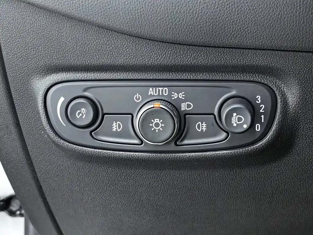 Chevrolet Equinox — миниатюра 21