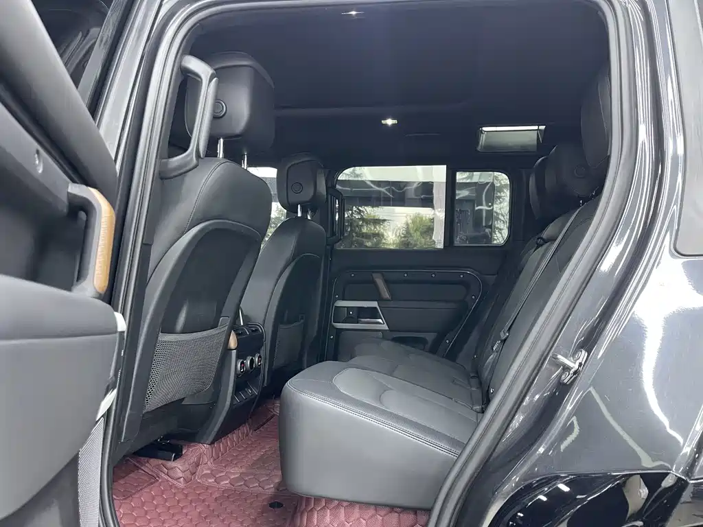Land Rover Defender — миниатюра 19
