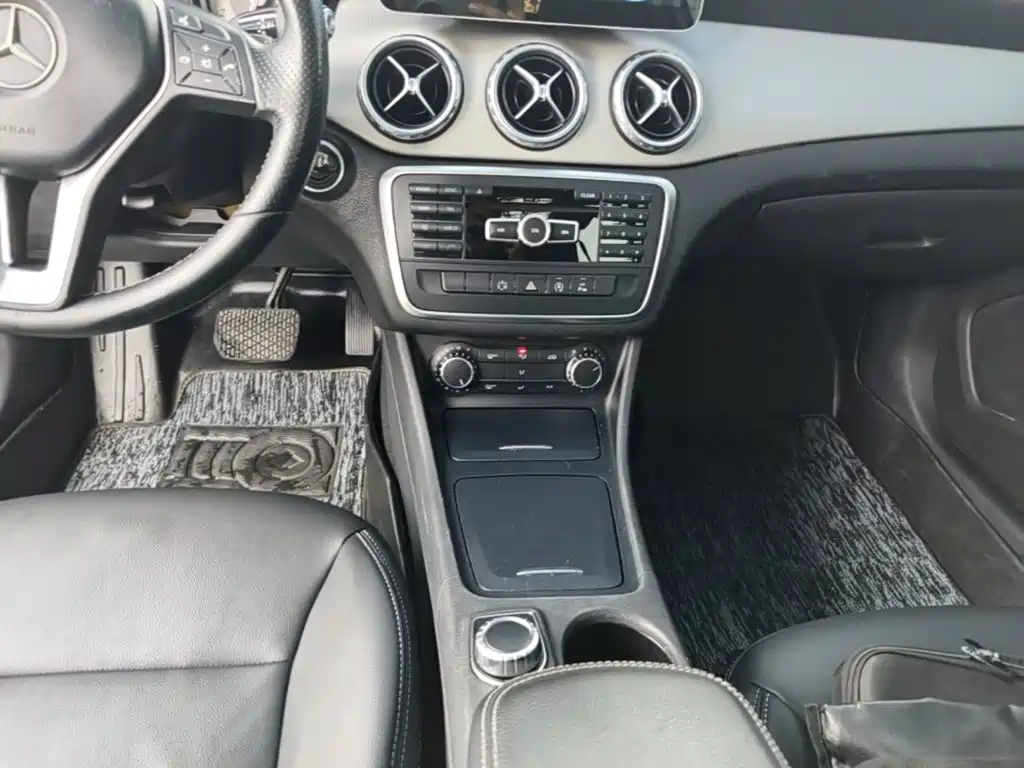Mercedes-Benz GLA (Import) — миниатюра 14