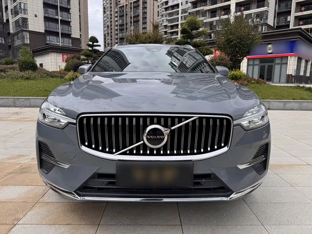Volvo XC60 2023 B5 Luxury