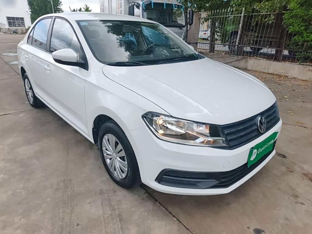 Volkswagen Santana 1.5 л 2022 г. Белый, пробег 27300 км