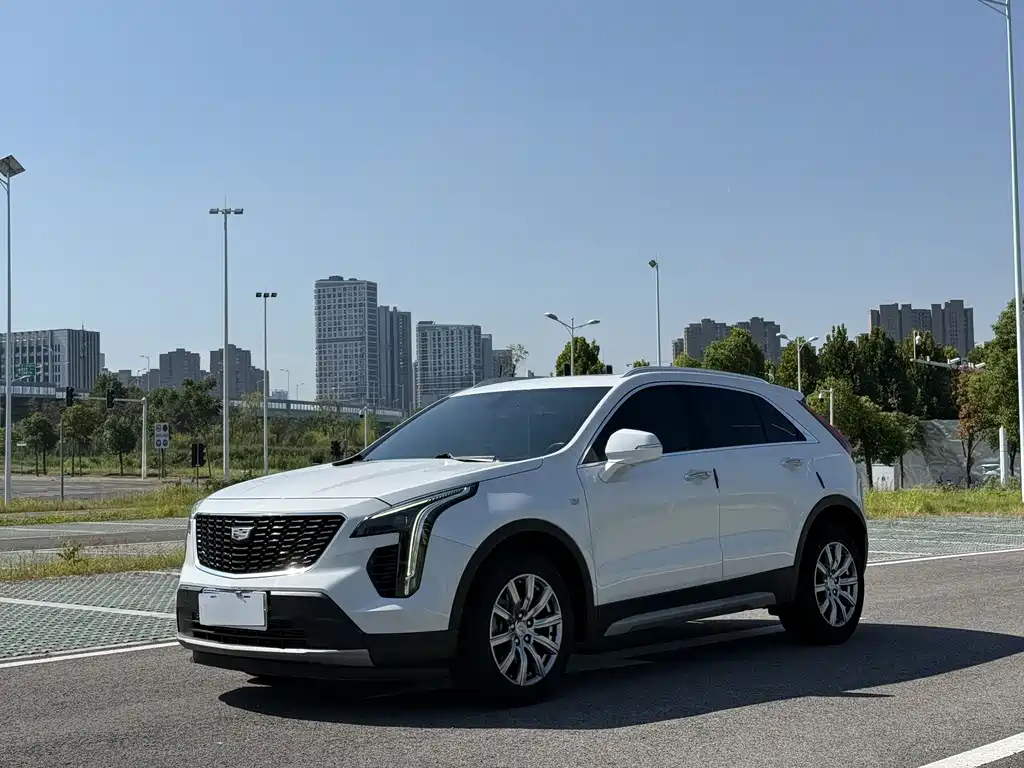 CADILLAC XT4