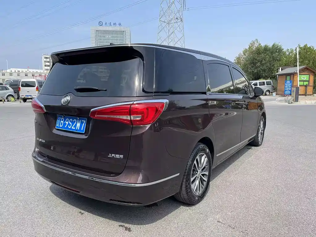 Buick GL8 — миниатюра 9