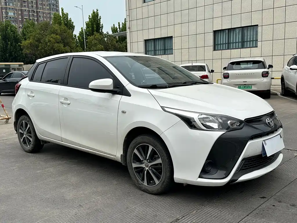 Toyota Yaris L — миниатюра 3
