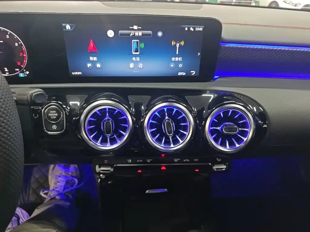 Mercedes-Benz A-Class — миниатюра 13