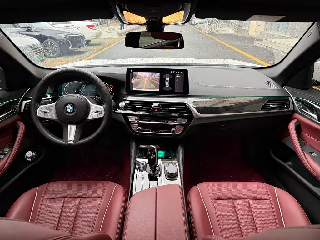 BMW 5 Series — миниатюра 9