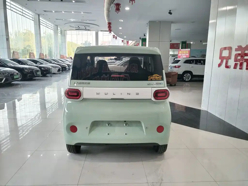 Wuling MINIEV — миниатюра 9