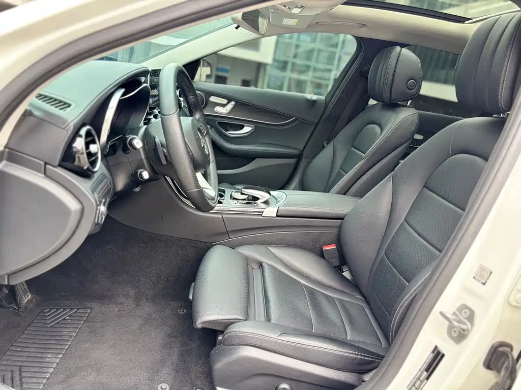 Mercedes-Benz C-Class — миниатюра 4