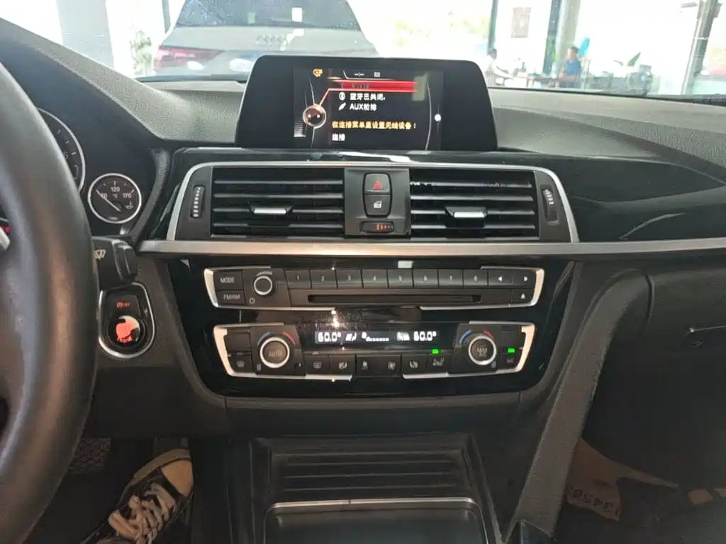 BMW 3 Series — миниатюра 13