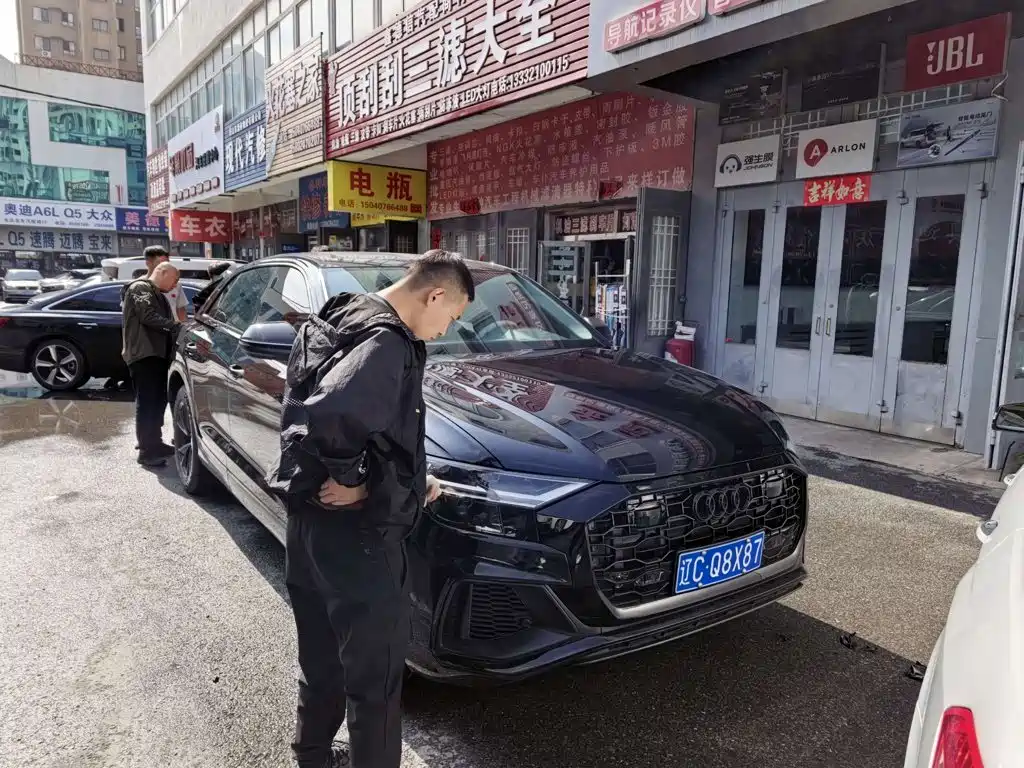 Audi Q8 — миниатюра 5