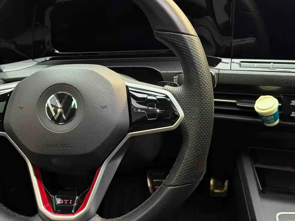 Volkswagen Golf GTI — миниатюра 30