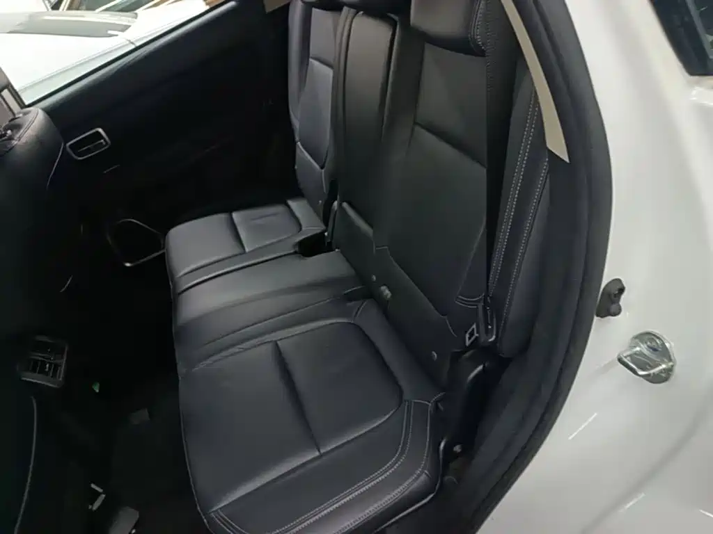 Mitsubishi Outlander — миниатюра 17