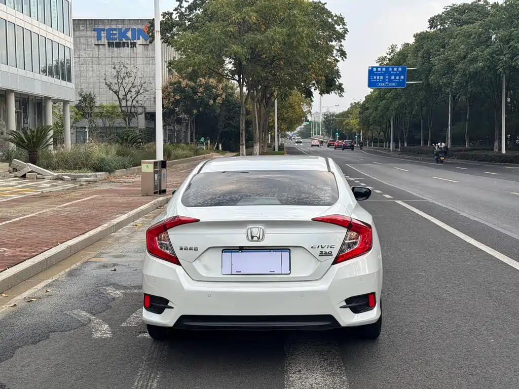 Honda Civic — миниатюра 7