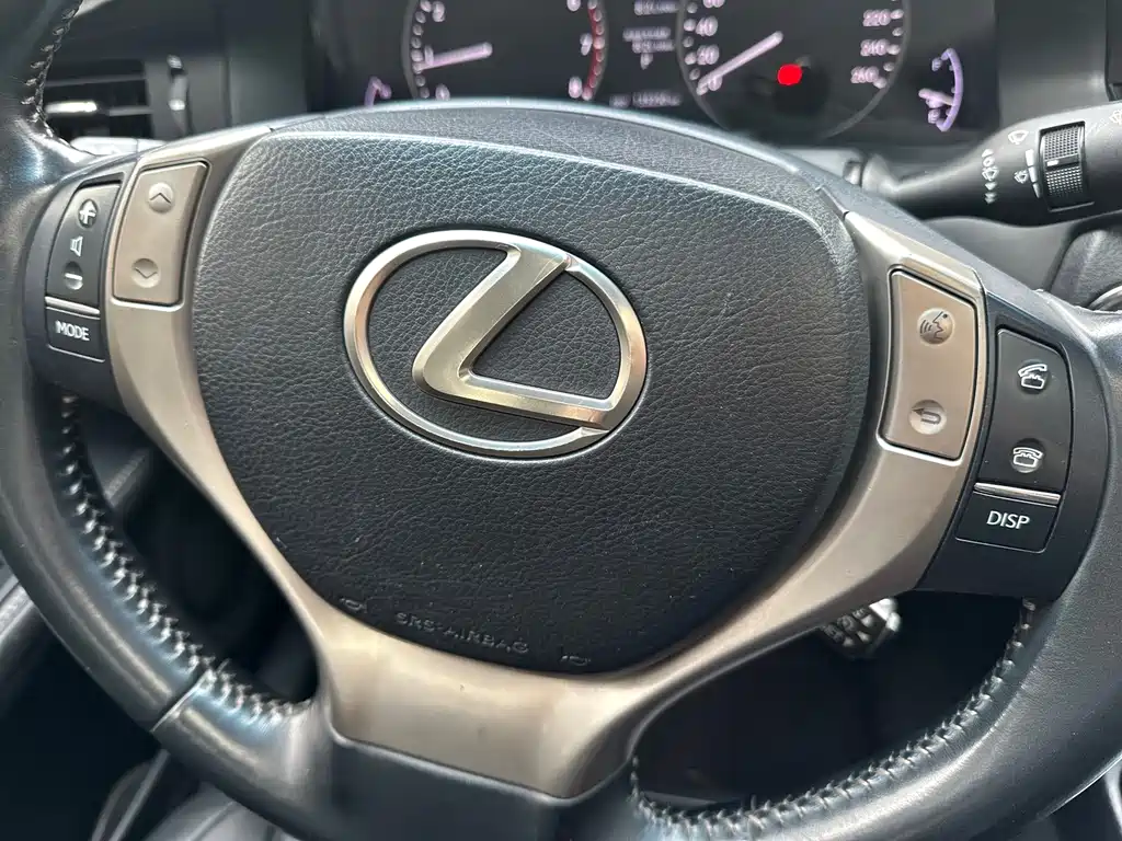 Lexus ES — миниатюра 8