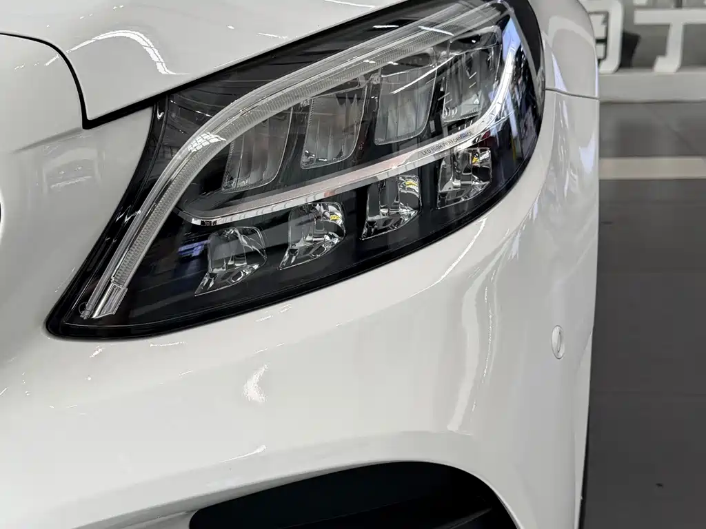 Mercedes-Benz C-Class — миниатюра 7