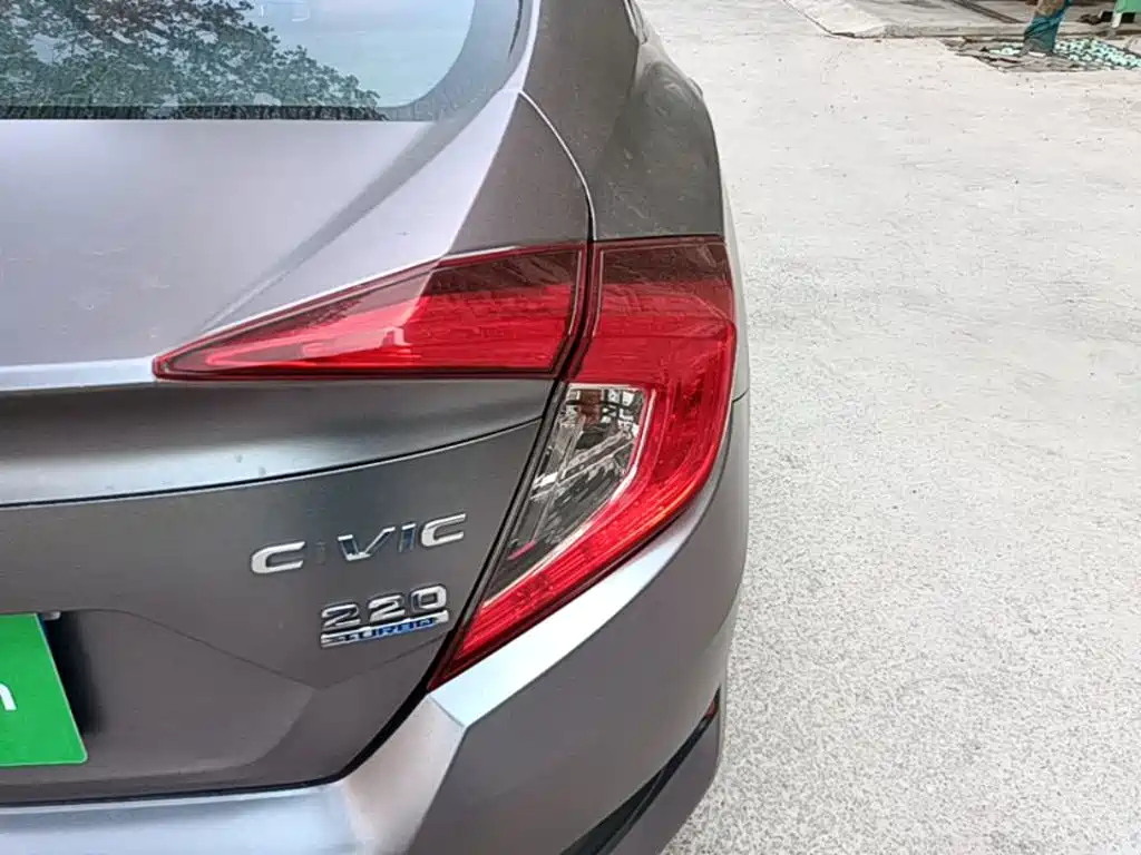 Honda Civic — миниатюра 8