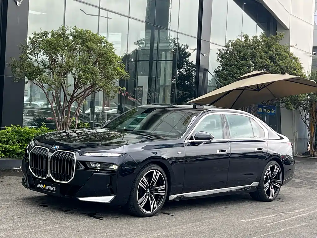 BMW 7 Series 2024