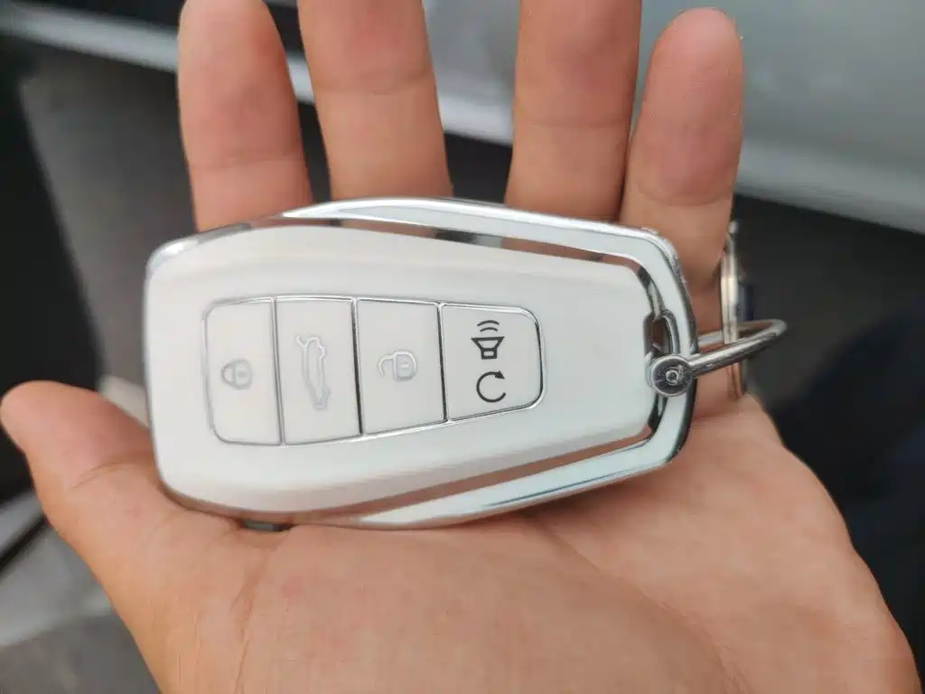 Geely L HiP — миниатюра 12