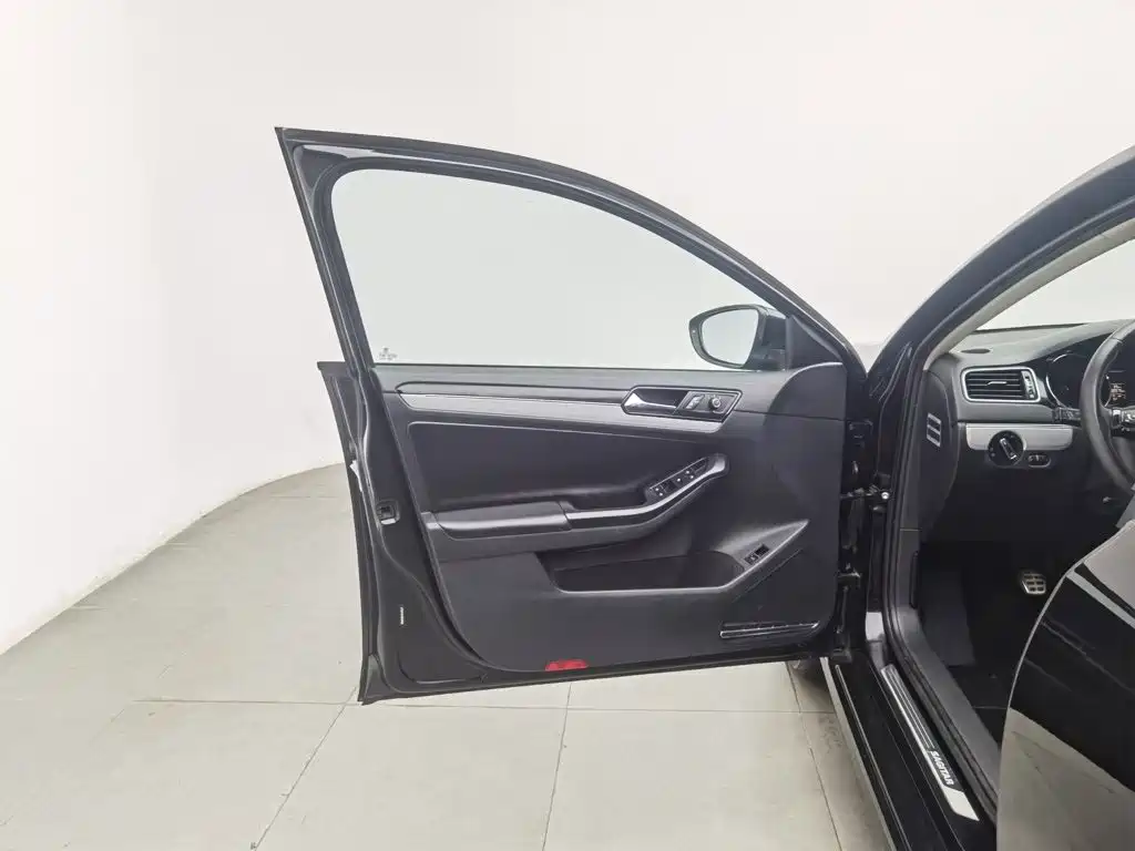 Volkswagen Sagitar — миниатюра 8