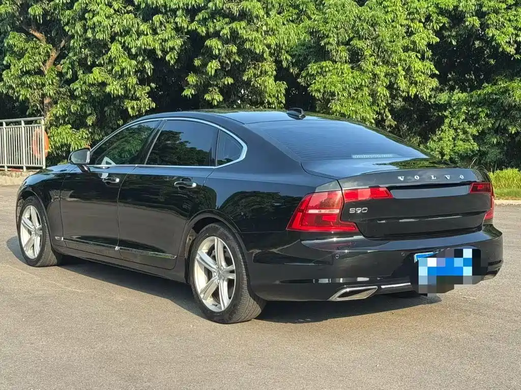 Volvo S90 — миниатюра 9