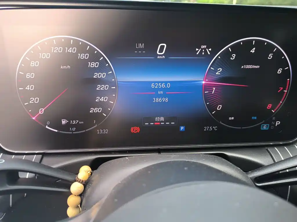 Mercedes-Benz C-Class — миниатюра 13
