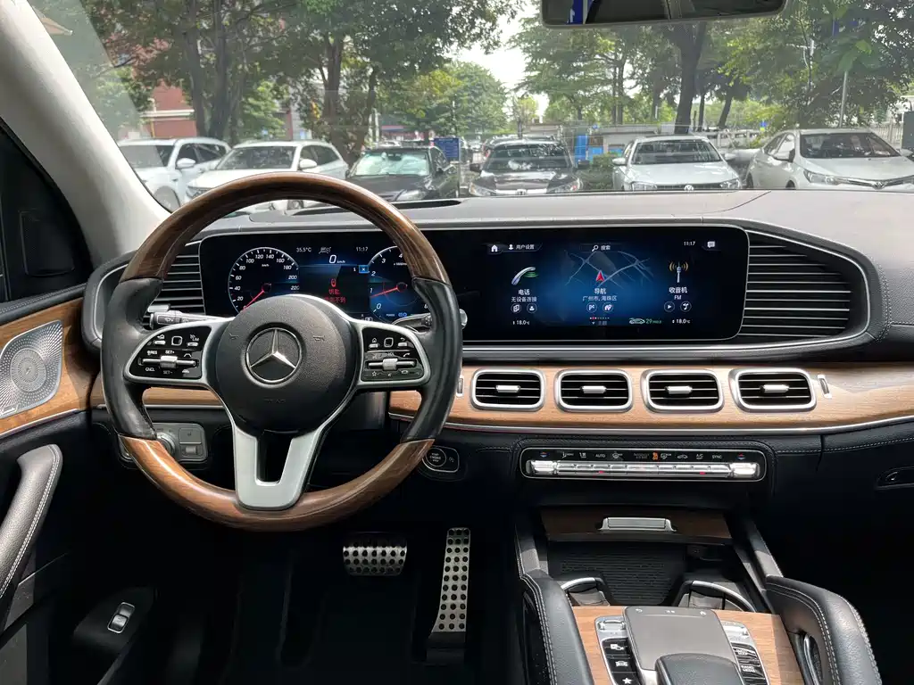 Mercedes-Benz GLE (Import) — миниатюра 10