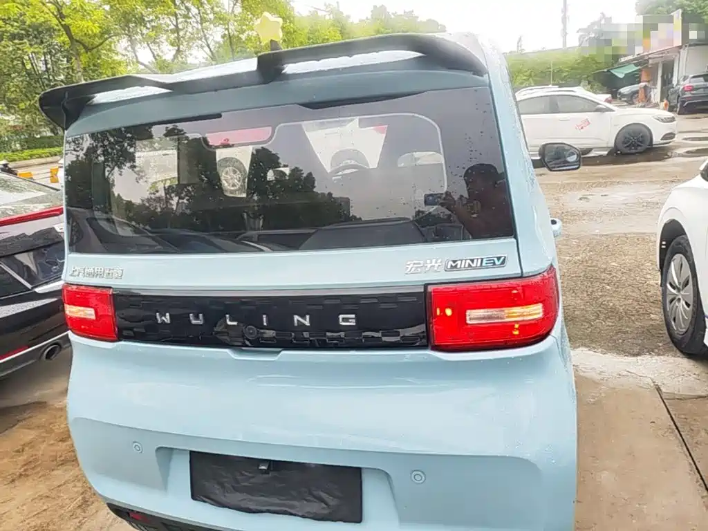 Wuling MINIEV — миниатюра 6