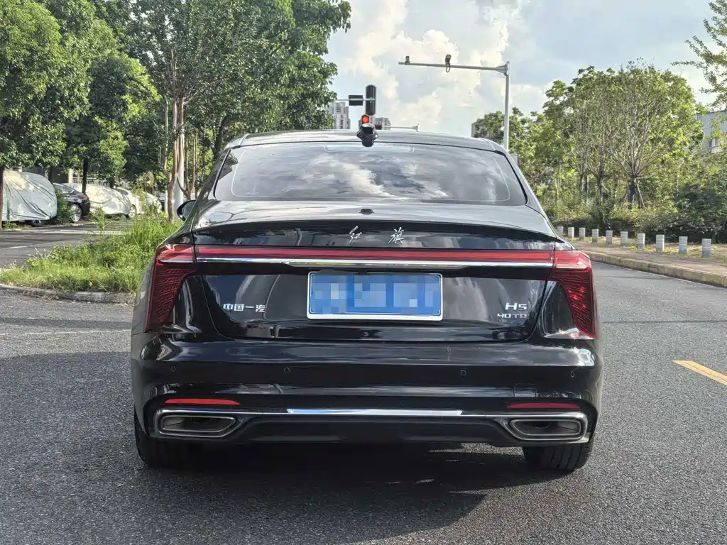 Hongqi Hongqi H5 — миниатюра 8