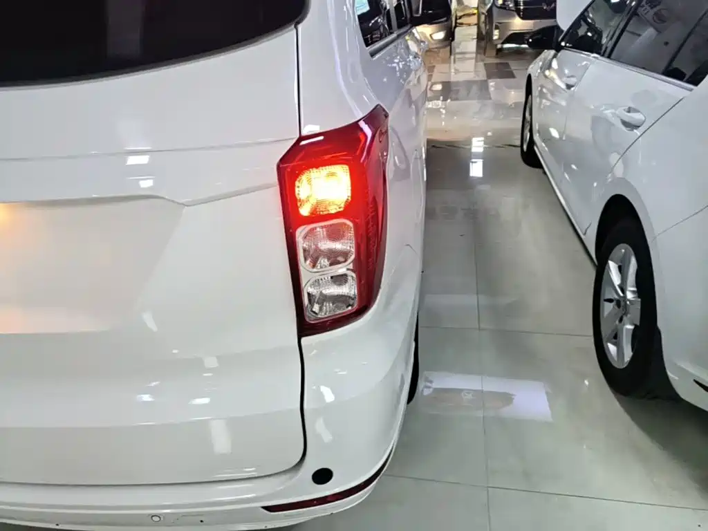 Wuling Hongguang — миниатюра 8