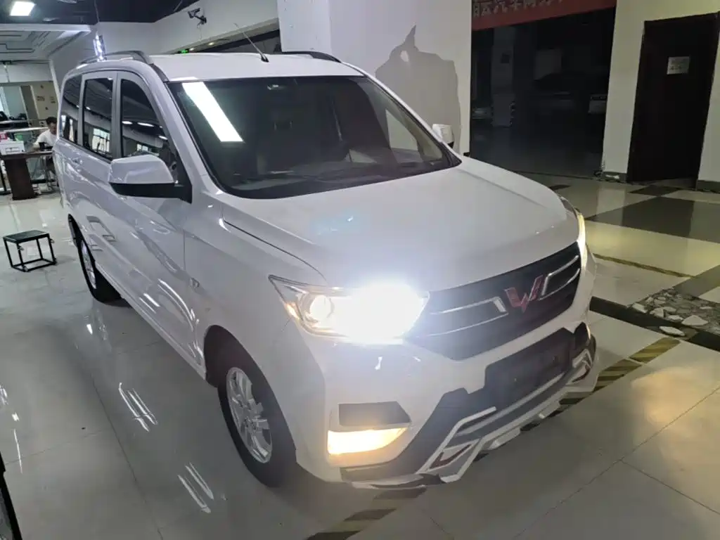 Wuling Hongguang — миниатюра 4