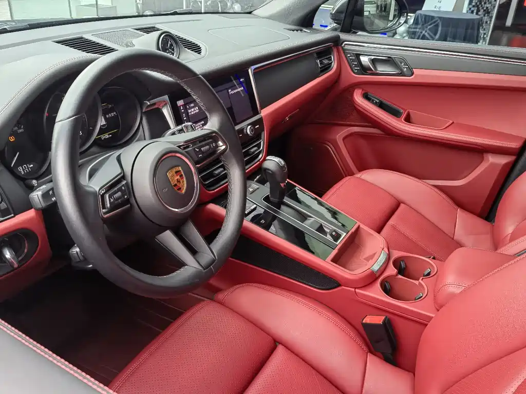 Porsche Macan — миниатюра 7