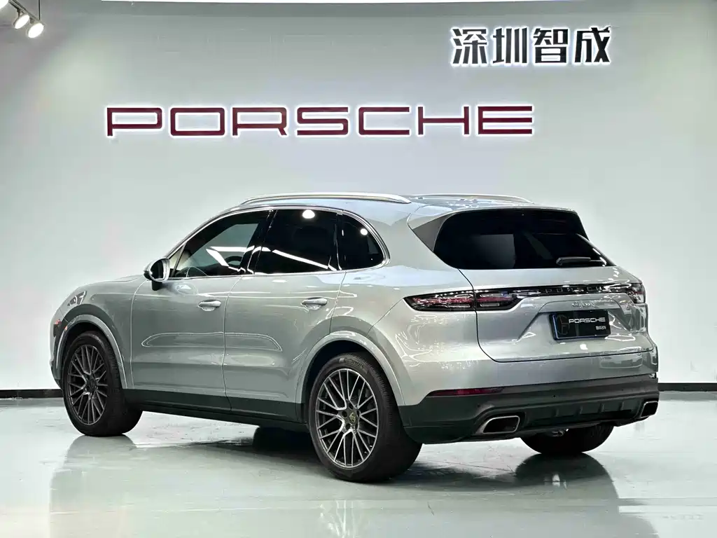Porsche Cayenne — миниатюра 9