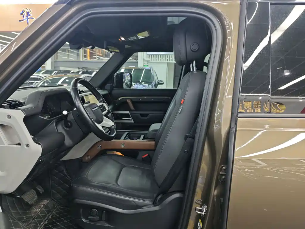 Land Rover Defender — миниатюра 4