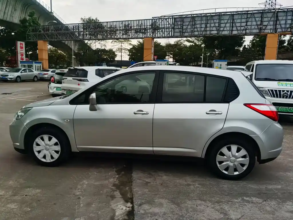 Venucia R50 — миниатюра 3