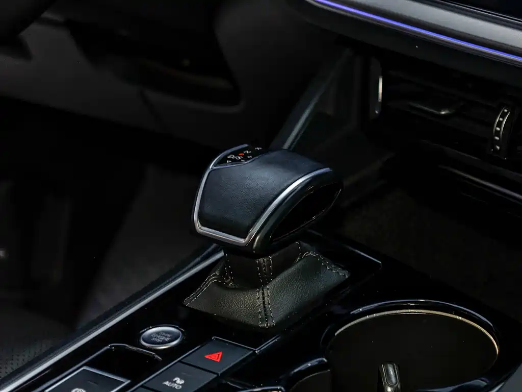 Volkswagen Touareg — миниатюра 14