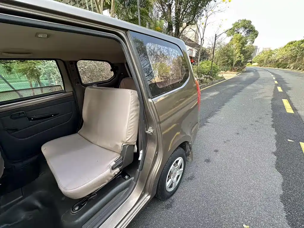 Wuling Hongguang — миниатюра 8