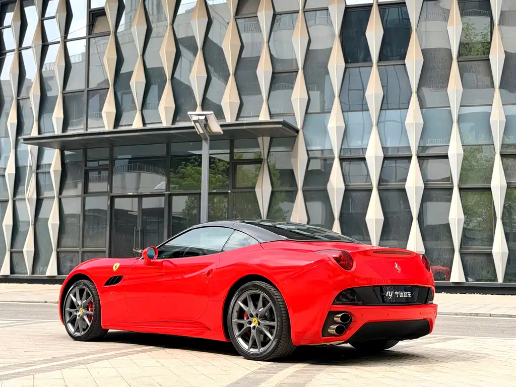 Ferrari California T 2009 4.3L
