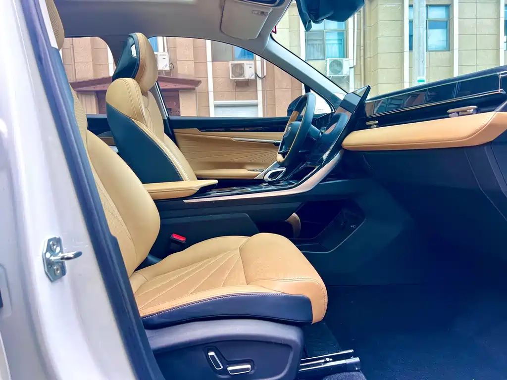 Geely Boyue L — миниатюра 15