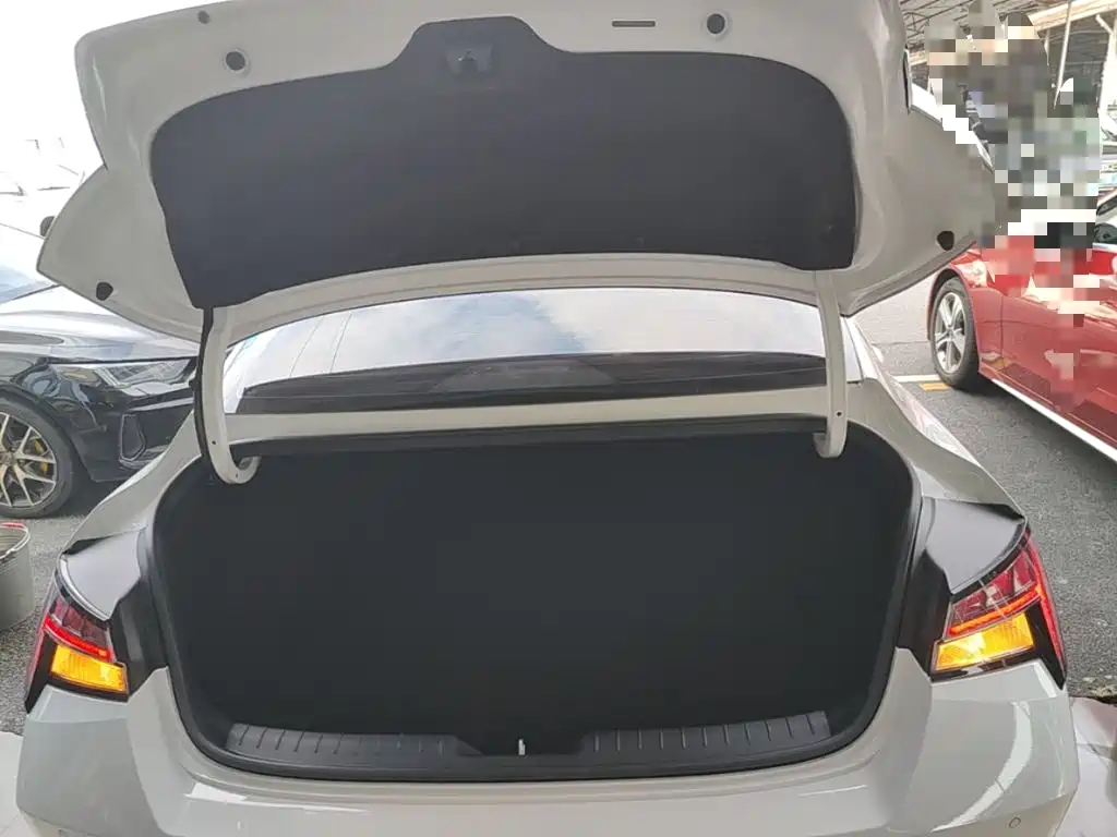 Hyundai Elantra — миниатюра 19