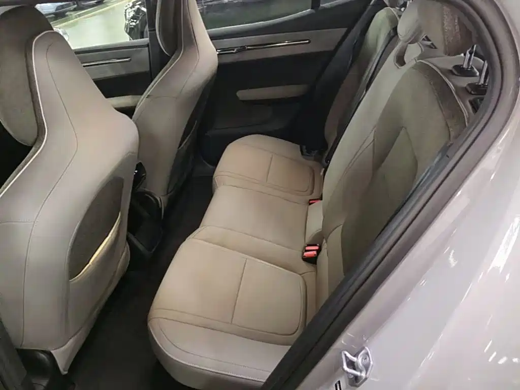 Volvo EX30 — миниатюра 17