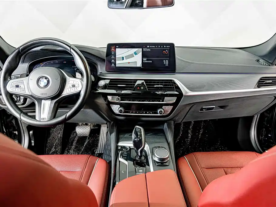 BMW 5 Series — миниатюра 12