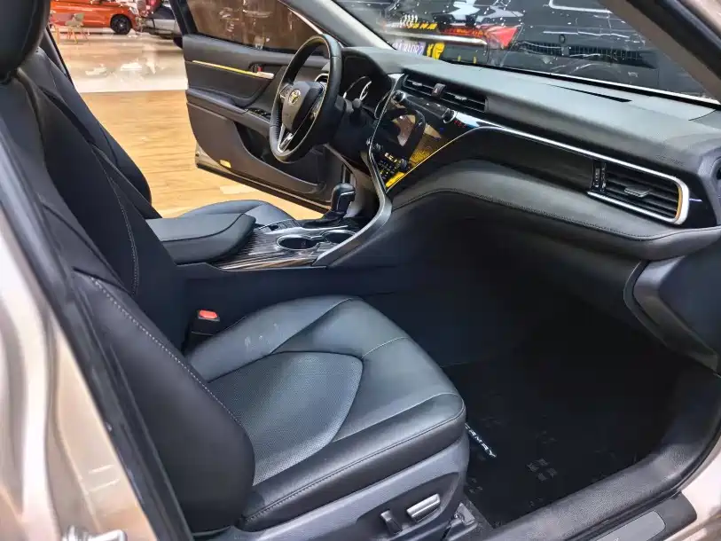 Toyota Camry — миниатюра 6