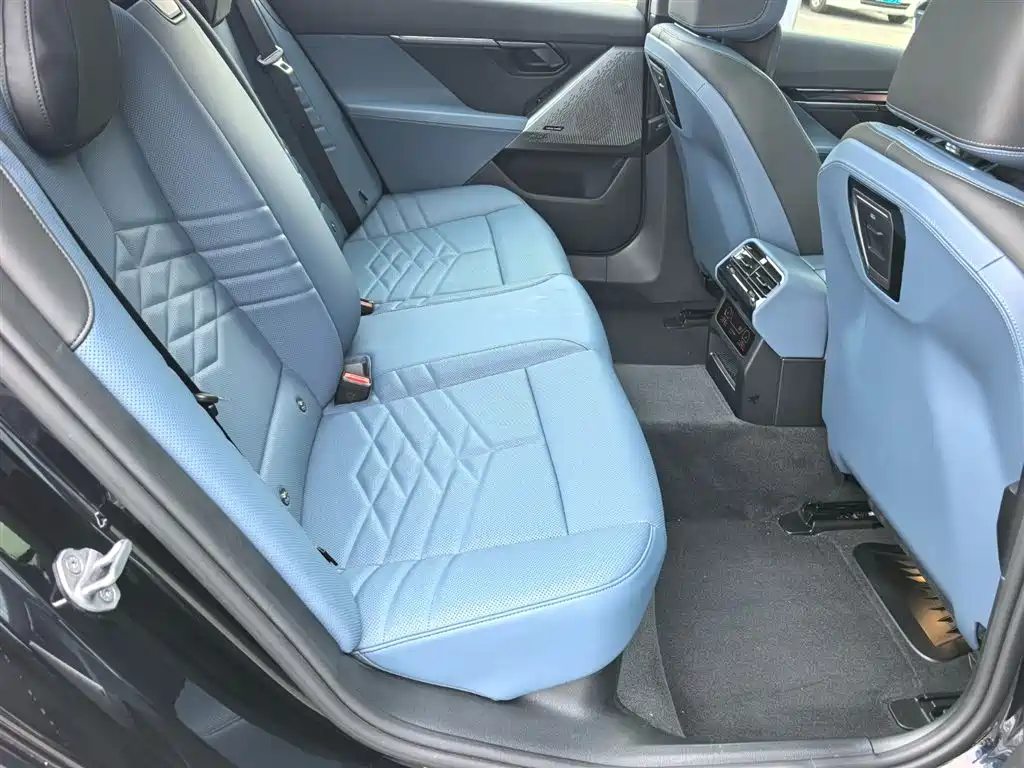 BMW i5 — миниатюра 19