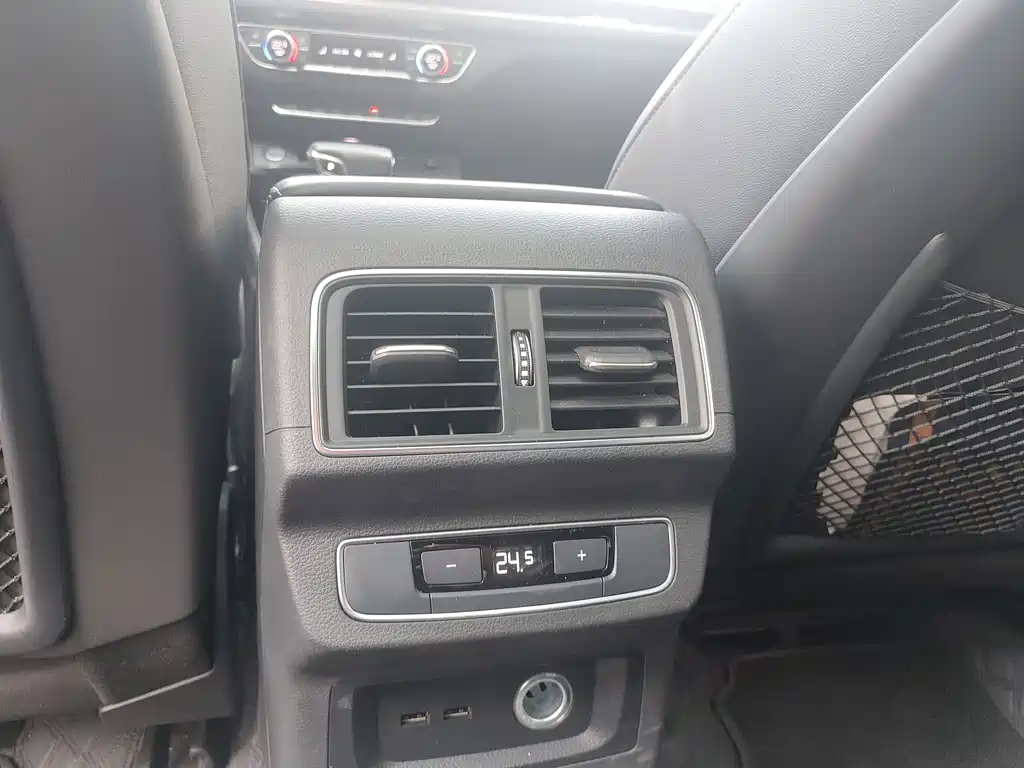 Audi Q5L Sportback — миниатюра 12
