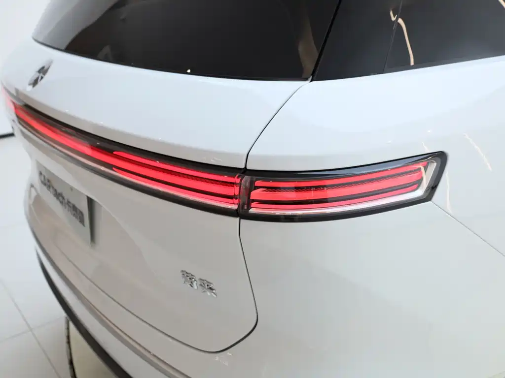 NIO ES8 — миниатюра 13