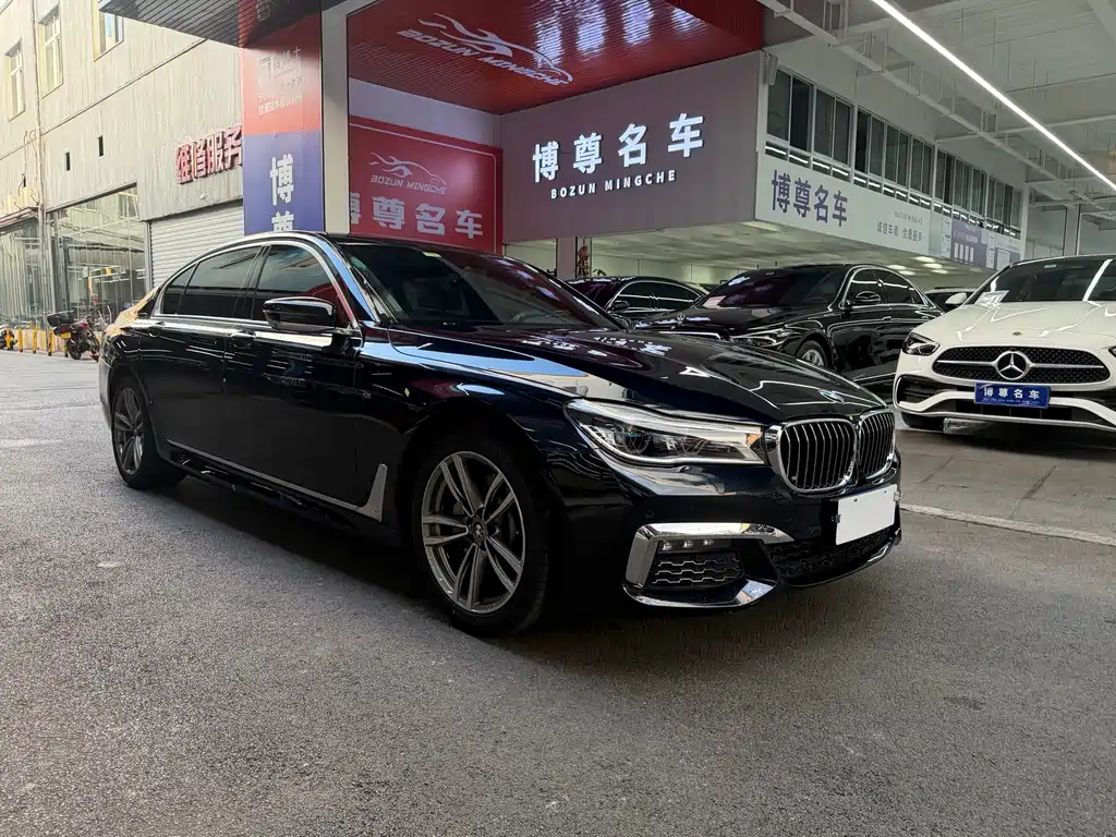 BMW 7 Series — миниатюра 3